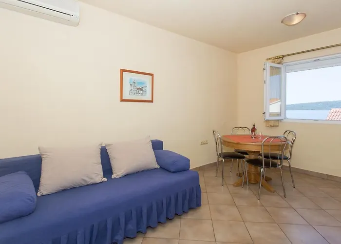 Apartment Gold